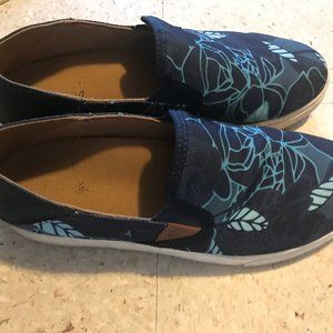 OluKai Aloha Pehuea Sneakers